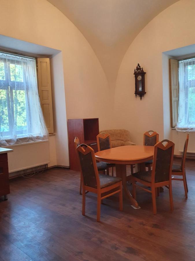 Zamecka Zahrada-apartmany Chlum u Trebone